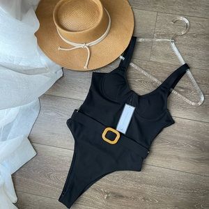 Goodnight macaroon ribbed belted bathing suit in black